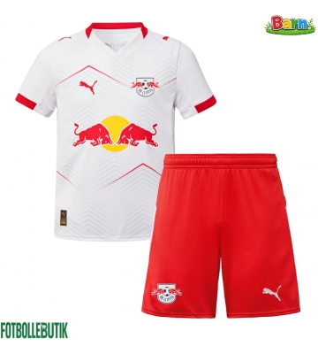 RB Leipzig Hemmaställ Barn 2025-26 Kortärmad (+ Korta byxor)